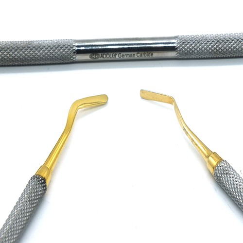 ADDLER Dental Filling Composite Plastic Horizontal And Vertical Flat Golden Non Stick Ends Serrated Dull No Reflect 6 MM Handle.Qty-1.